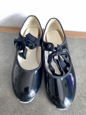 Vintage Dance Mates Footwear Girl's Tap Dance Shoes Black Patent Leather Siz 9.5